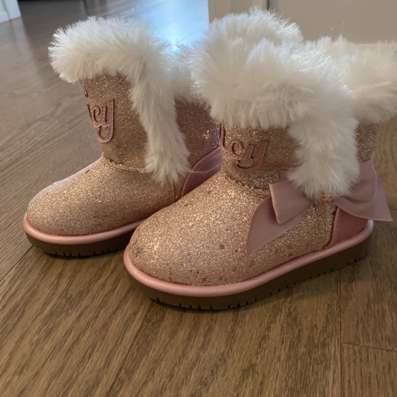 Juicy Couture fur lined booties - Picture 2 of 2